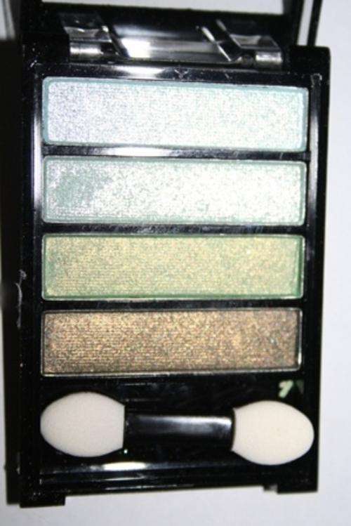 4 COLOR EYE SHADOW. GREEN. BRAND NEW ITEM!