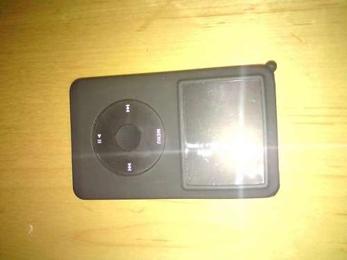ipod 80 gig classic with box all accessories and Jacket cover