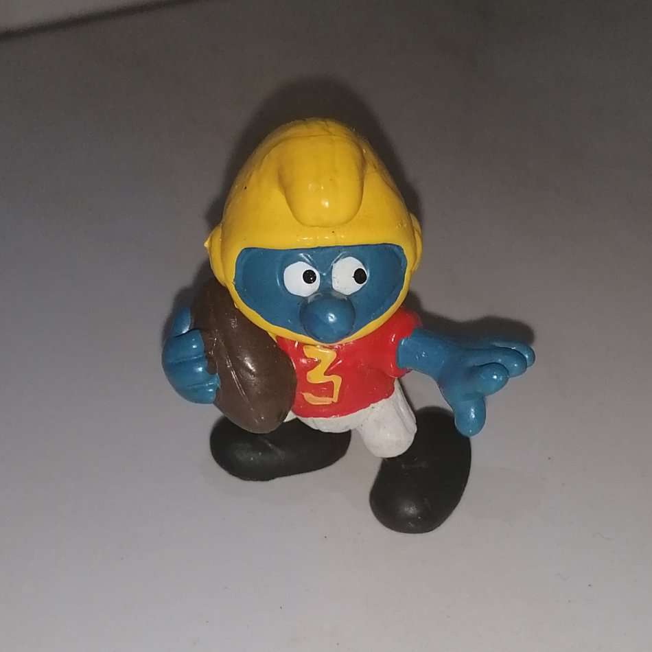 VINTAGE ORIGINAL FOOTBALL SMURF - 1980
