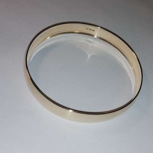 9CT SOLID GOLD BANGLE - VERY GOOD CONDITION - HALLMARKED - FREE SHIPPING