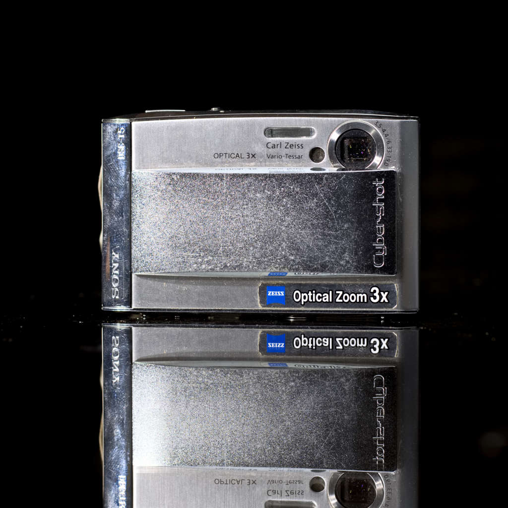 Sony Cybershot DSC-T5 5.1MP Digital Camera with 3x Optical Zoom (No Charger)