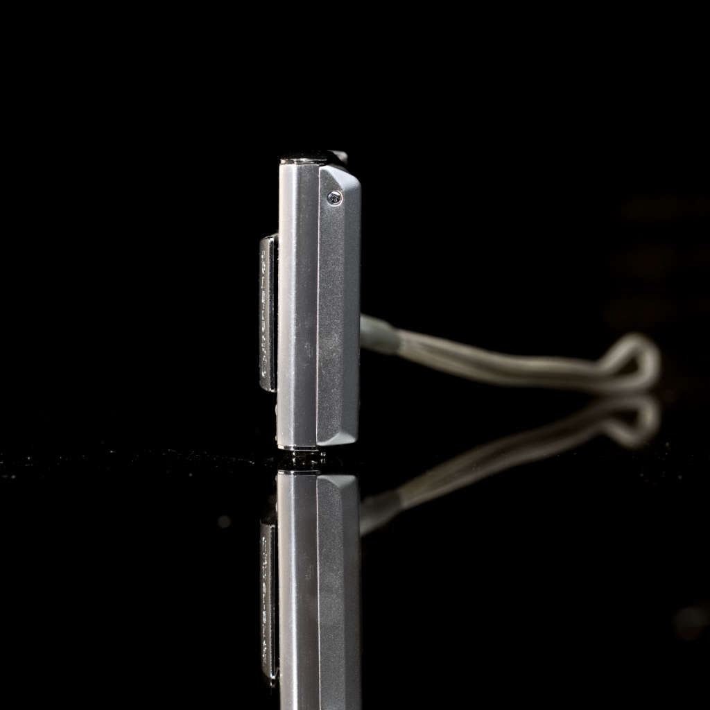 Sony Cybershot DSC-T5 5.1MP Digital Camera with 3x Optical Zoom (No Charger)