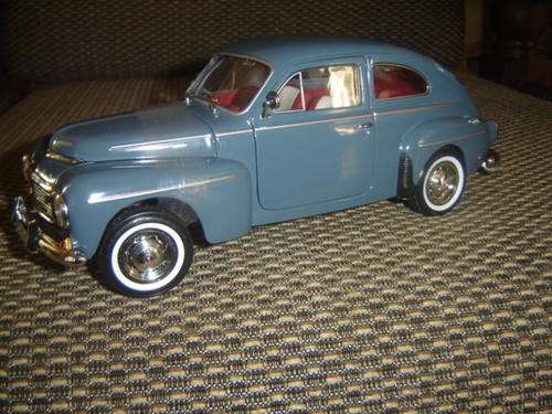 Stunning & Very  To Extremely Rare Volvo 544 by Welly Scale 1/18 New in Display Box