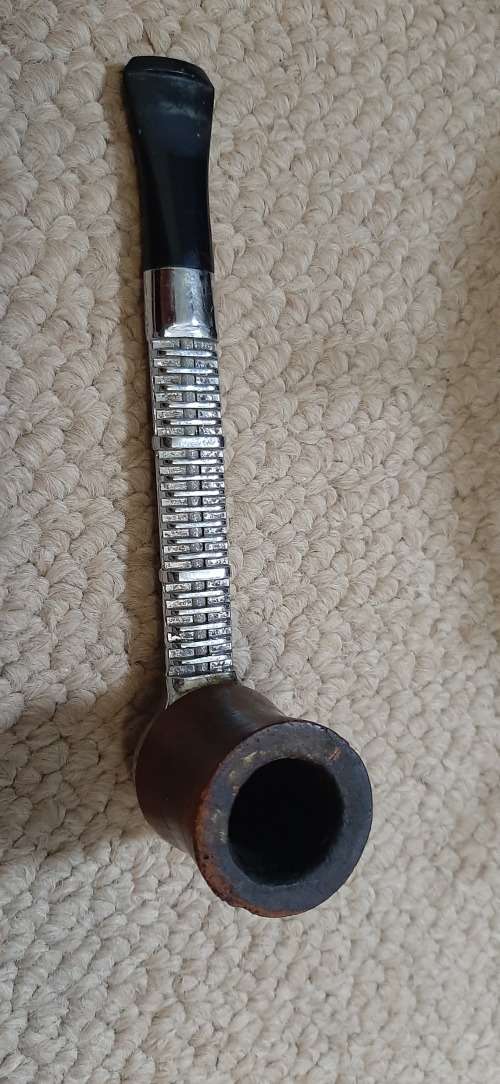 Pipe Stand and 3 Pipes