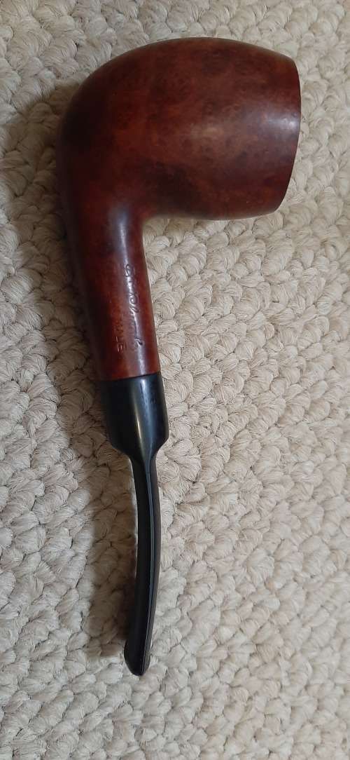 Pipe Stand and 3 Pipes