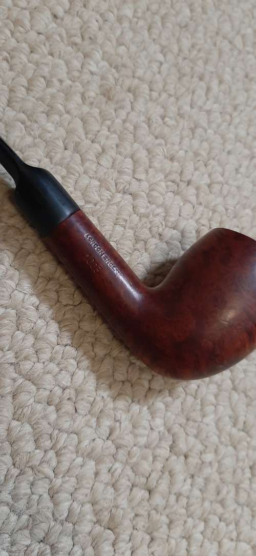 Pipe Stand and 3 Pipes