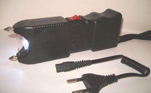 HEAVY DUTY HIGH VOLTAGE 3 IN 1 STUNGUN