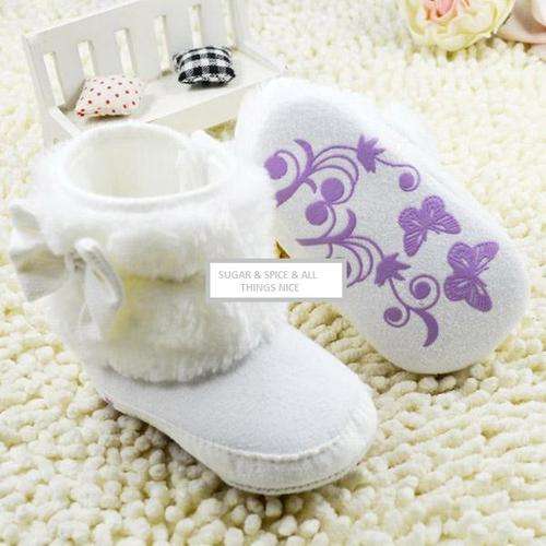 SOFT & COSY WHITE WINTER BOOTS WITH BOW DETAIL & NON SLIP SOLES - 6-12 MONTHS
