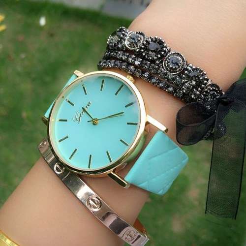 STRIKING AND STUNNING! GENEVA MINT GREEN  DIAL AND MINT  QUILTED FAUX LEATHER ANALOG QUARTZ  WATCH