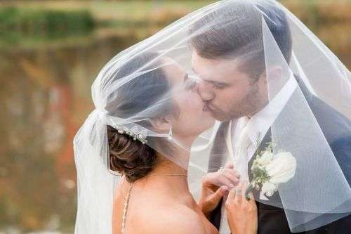ROMANTIC  WHITE  BRIDAL VEIL WITH FINISHED  EDGE - SOFT TULLE - 3 METRE - WITH COMB