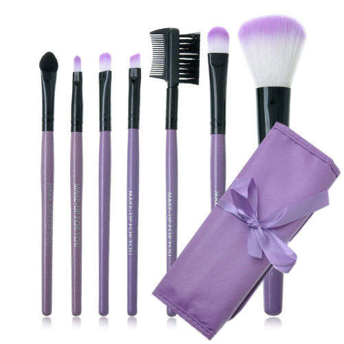 SET OF 7 BRUSH KIT WITH WOODEN HANDLES IN PRETTY CASE  - PROFESSIONAL TOOLS FOR YOUR MAKE-UP RAGIME