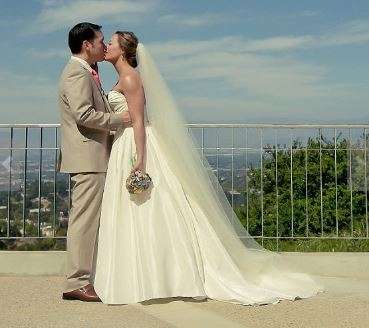 ROMANTIC IVORY BRIDAL VEIL WITH CUT EDGE - SOFT TULLE - 2 METRE - WITH COMB