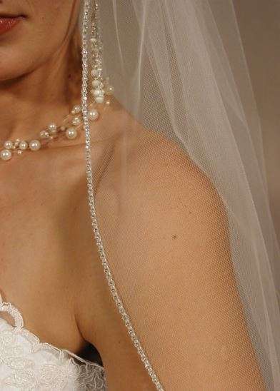 RARE FIND!  1 TIER WHITE ELBOW LENGTH WEDDING BRIDAL VEIL WITH COMB  - CRYSTAL EDGING