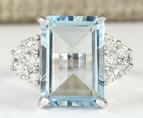 AWESOME EMERALD CUT BLUE TOPAZ CZ RING CRAFTED IN HALLMARKED 925 SILVER - RING SIZE 8 ( Q )