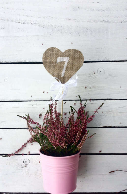10 x WEDDING DECOR  SHABBY CHIC - TABLE NUMBERS - BURLAP / HESSIAN  HEARTS AND WHITE LACE NUMBERS