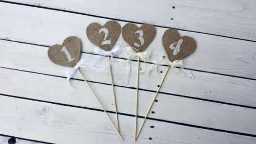 10 x WEDDING DECOR  SHABBY CHIC - TABLE NUMBERS - BURLAP / HESSIAN  HEARTS AND WHITE LACE NUMBERS