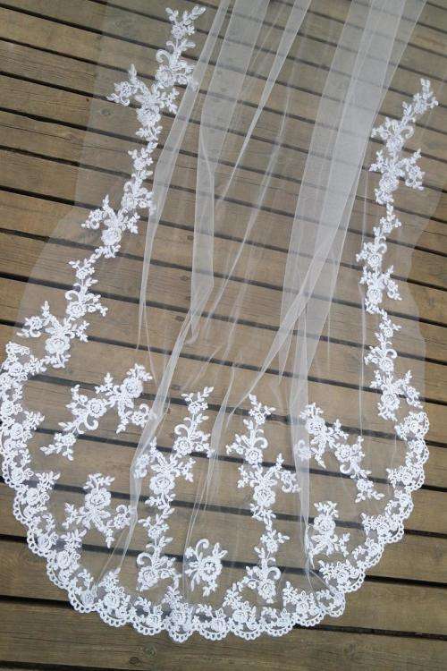 PREMIUM QUALITY LUXURIOUS  WHITE 3M 2 TIER BRIDAL WEDDING VEIL WITH COMB LACE APPLIQUE EDGE