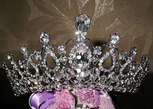 SALE!! !!! GORGEOUS BRIDE'S TIARA JEWELLERY WITH TEARDROP CRYSTALS  - BRIDAL TIARA