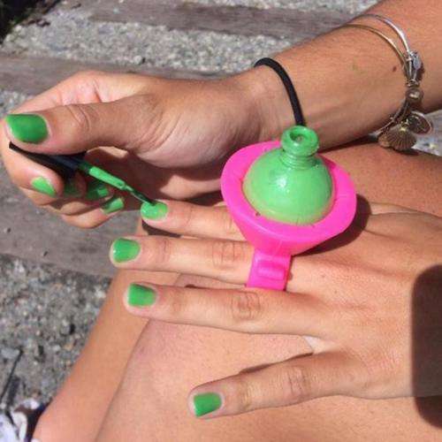 BLUE NAIL POLISH BOTTLE HOLDER - FITS ON YOUR FINGER TO PREVENT SPILLING AND SMUDGING