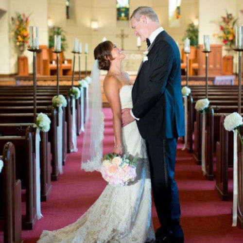 IVORY1 TIER CLASSIC ELBOW LENGTH BRIDE'S VEIL WITH LACE TRIMMING  WITH COMB - STUNNING