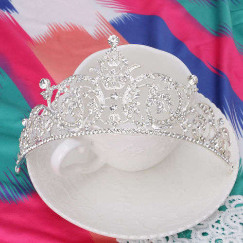 SALE!!   GORGEOUS AND INTRICATE DESIGN  SILVER PLATED BRIDE'S CRYSTAL TIARA!!!