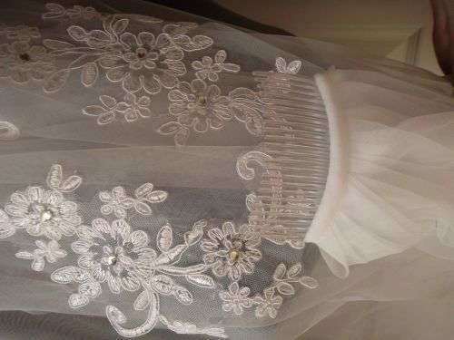 WHITE 1 TIER STUNNING ELBOW LENGTH BRIDE'S VEIL WITH LACE AND CRYSTALS - ALSO IN IVORY