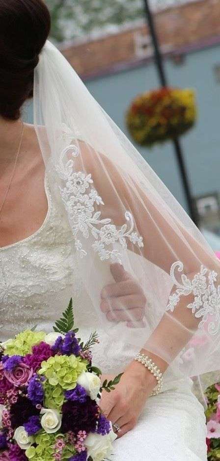WHITE 1 TIER STUNNING ELBOW LENGTH BRIDE'S VEIL WITH LACE AND CRYSTALS - ALSO IN IVORY