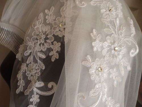 WHITE 1 TIER STUNNING ELBOW LENGTH BRIDE'S VEIL WITH LACE AND CRYSTALS - ALSO IN IVORY