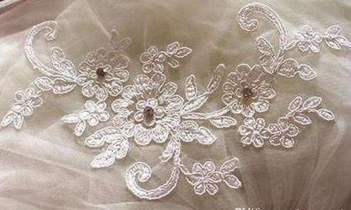 WHITE 1 TIER STUNNING ELBOW LENGTH BRIDE'S VEIL WITH LACE AND CRYSTALS - ALSO IN IVORY