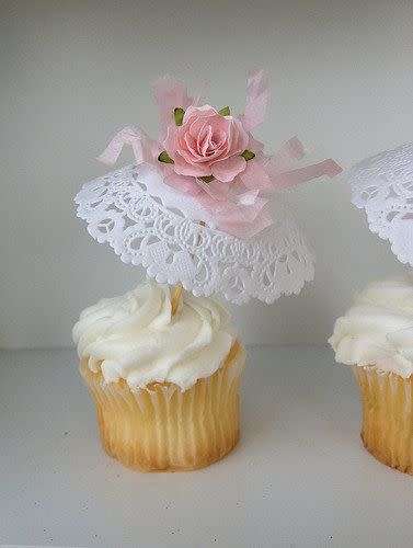 SET OF 100 PCS WHITE MINI PAPER CRAFTING PAPER TO CREATE UNIQUE DIY  INVITATIONS OR CAKE TOPPERS