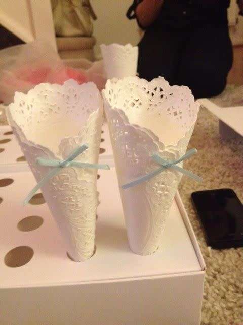 SET OF 100 PCS WHITE MINI PAPER CRAFTING PAPER TO CREATE UNIQUE DIY  INVITATIONS OR CAKE TOPPERS