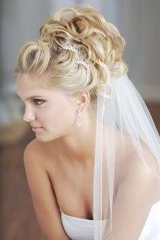 SALE!!   CLASSICAL  2 TIER WEDDING IVORY  BRIDAL VEIL - ELBOW LENGTH - 90cm LENGTH WITH COMB