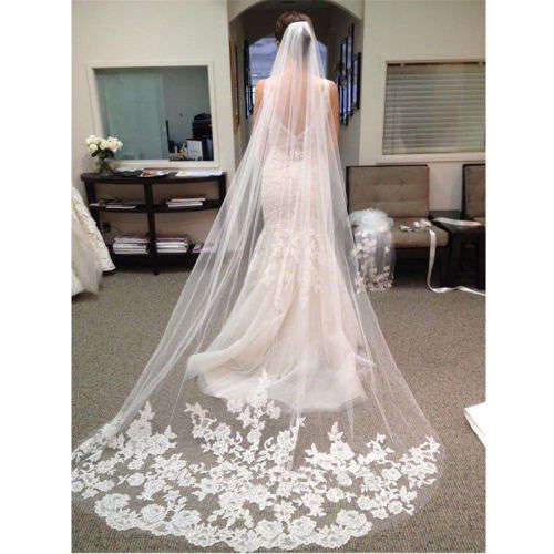 LUXURIOUS AND STUNNING  WHITE 2.7 M CATHEDRAL VEIL WITH LACE EDGE WITH COMB