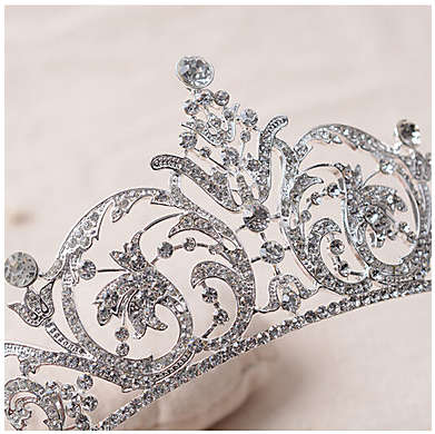 SALE!!   GORGEOUS AND INTRICATE DESIGN  SILVER PLATED BRIDE'S CRYSTAL TIARA!!!