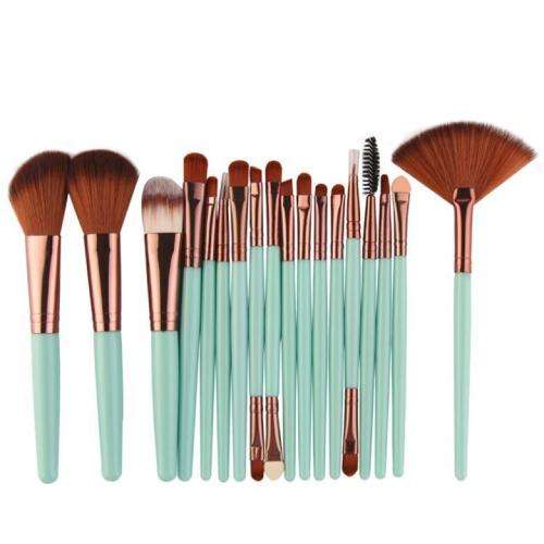 SET OF 18 piece MAKE-UP  BRUSH KIT   - PROFESSIONAL TOOLS FOR YOUR MAKE-UP RAGIME