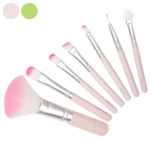 7 pcs HELLO KITTY PRETTY PINK MAKE-UP BRUSH KIT  -  PROFESSIONAL TOOLS FOR YOUR MAKE-UP RAGIME