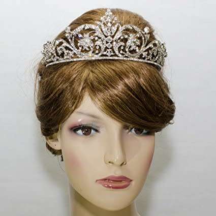 SALE!!   GORGEOUS AND INTRICATE DESIGN  SILVER PLATED BRIDE'S CRYSTAL TIARA!!!