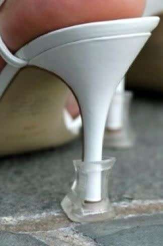 1 PAIR CLEAR SHOE HEEL PROTECTORS - PREVENTS HIGH HEEL SHOES FROM SINKING INTO GRASS OR PAVING