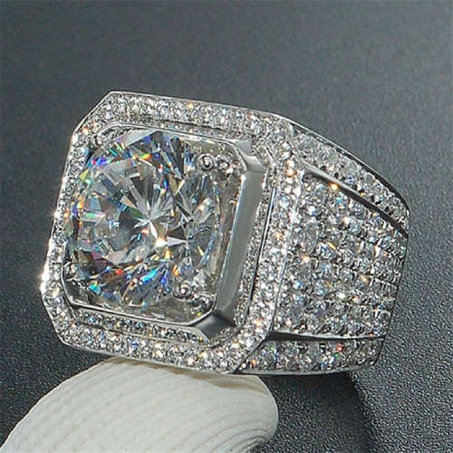 MAGNIFICANT CUSHION CUT WHITE TOPAZ CZ RING  - RING SIZE 9 (R 3/4)