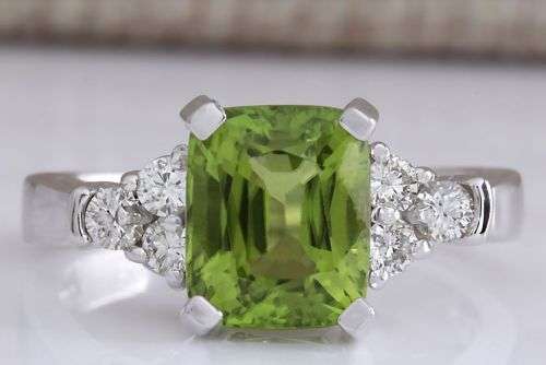EXQUISITE PRETTY  SOFT GREEN PERIDOT CZ  SILVER RING  6 ( M)
