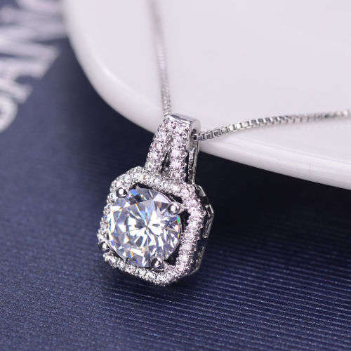 GORGEOUS WHITE SAPPHIRE CZ STONES IN SILVER PLATED PENDANT and CHAIN