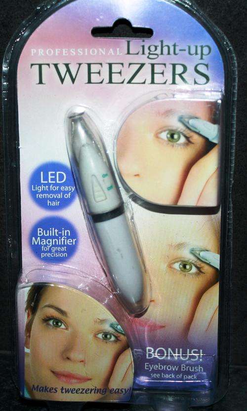 PROFESSIONAL LIGHT UP TWEEZERS WITH EYEBROW BRUSH