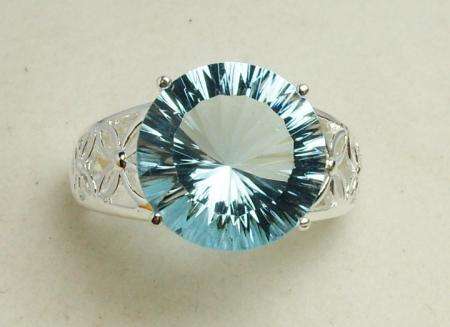 SOLID 925 STERLING SILVER BLUE TOPAZ GEM RING