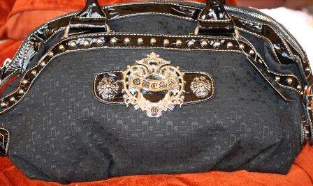 "MARVELOUS MIDDLE-SIZED" GUESS BAG BY MARCIANO - TIMELESS RANGE  IN BLACK WITH SILVER DETAIL
