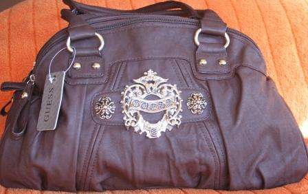 BEAUTIFUL GUESS BLACK SOFT LEATHER TOUCH HANDBAG WITH SILVER DETAILING