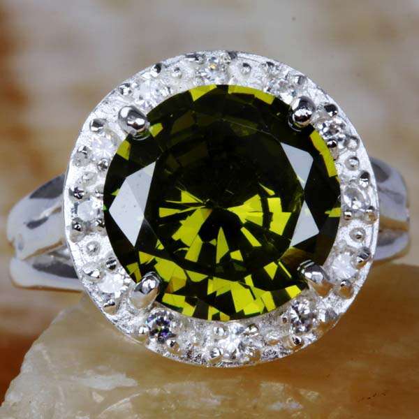 "R465" PERIDOT & WHITE TOPAZ CZ  RING  CRAFTED  IN HALLMARKED  925 STERLING SILVER