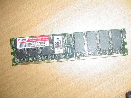 YDATA 1 GIG DDR400 MEMORY
