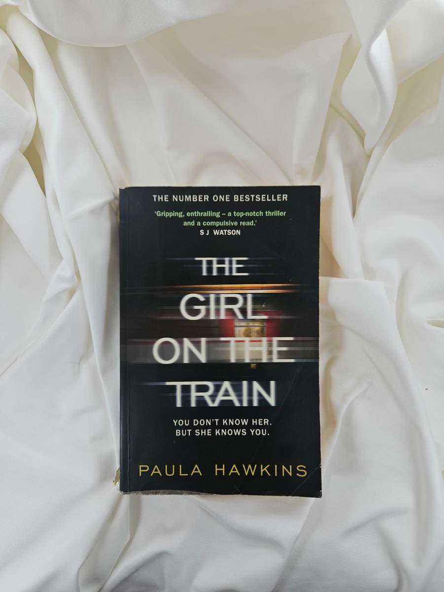 The Girl On The Train by Paula Hawkins - Paperback
