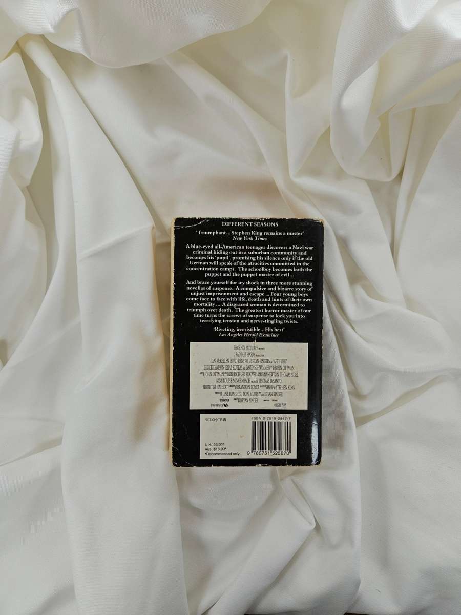 Different Seasons by Stephen King - Paperback