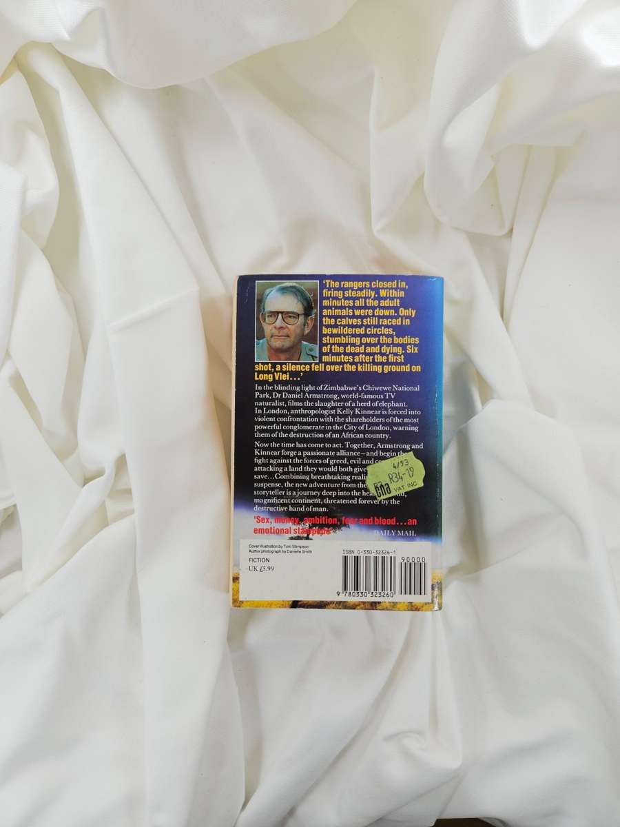 Elephant Song by Wilbur Smith - Paperback